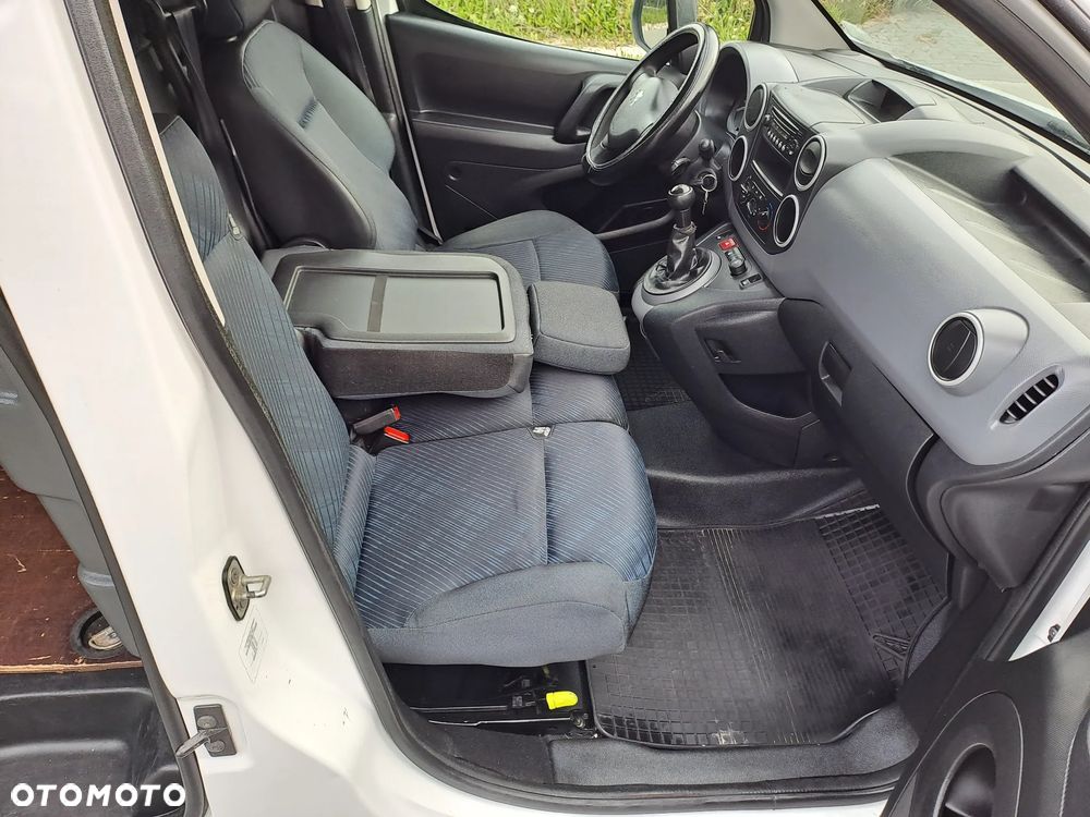Peugeot Partner 1.6 HDI / 3 osobowy/ Blaszak / Bardzo Ładny/ - 17