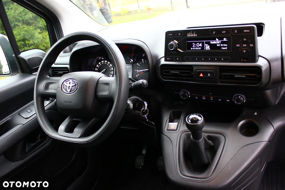 Toyota Proace City CHŁODNIA 1.5D-4D 102KM LONG L2 3 Osobowy - 33