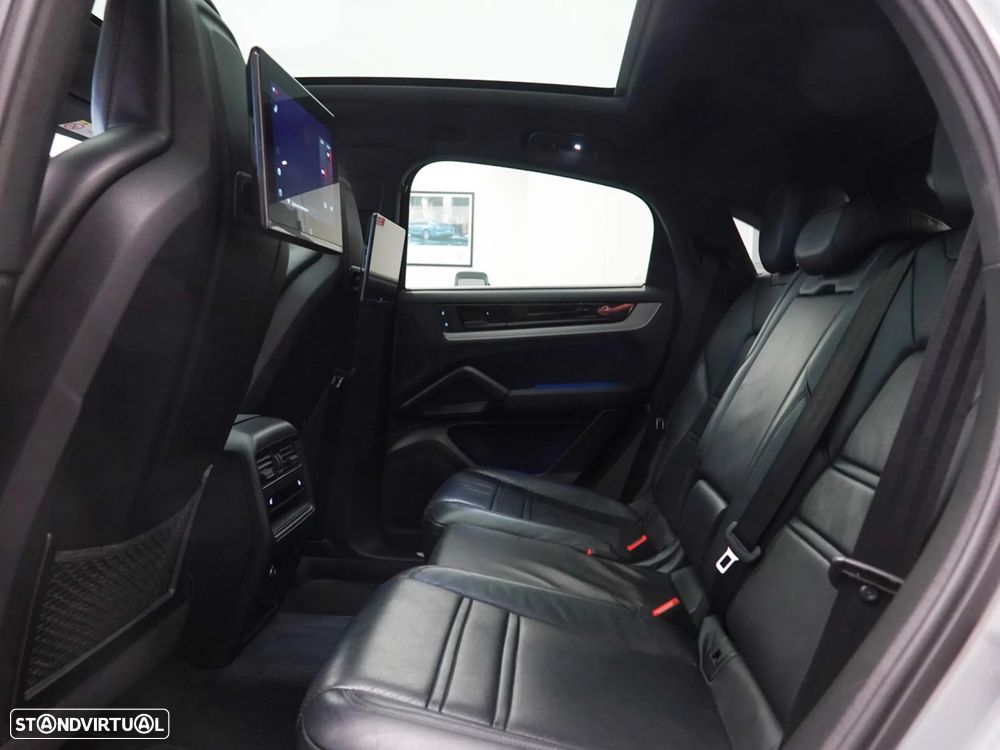 Porsche Cayenne Coupé E-Hybrid - 34