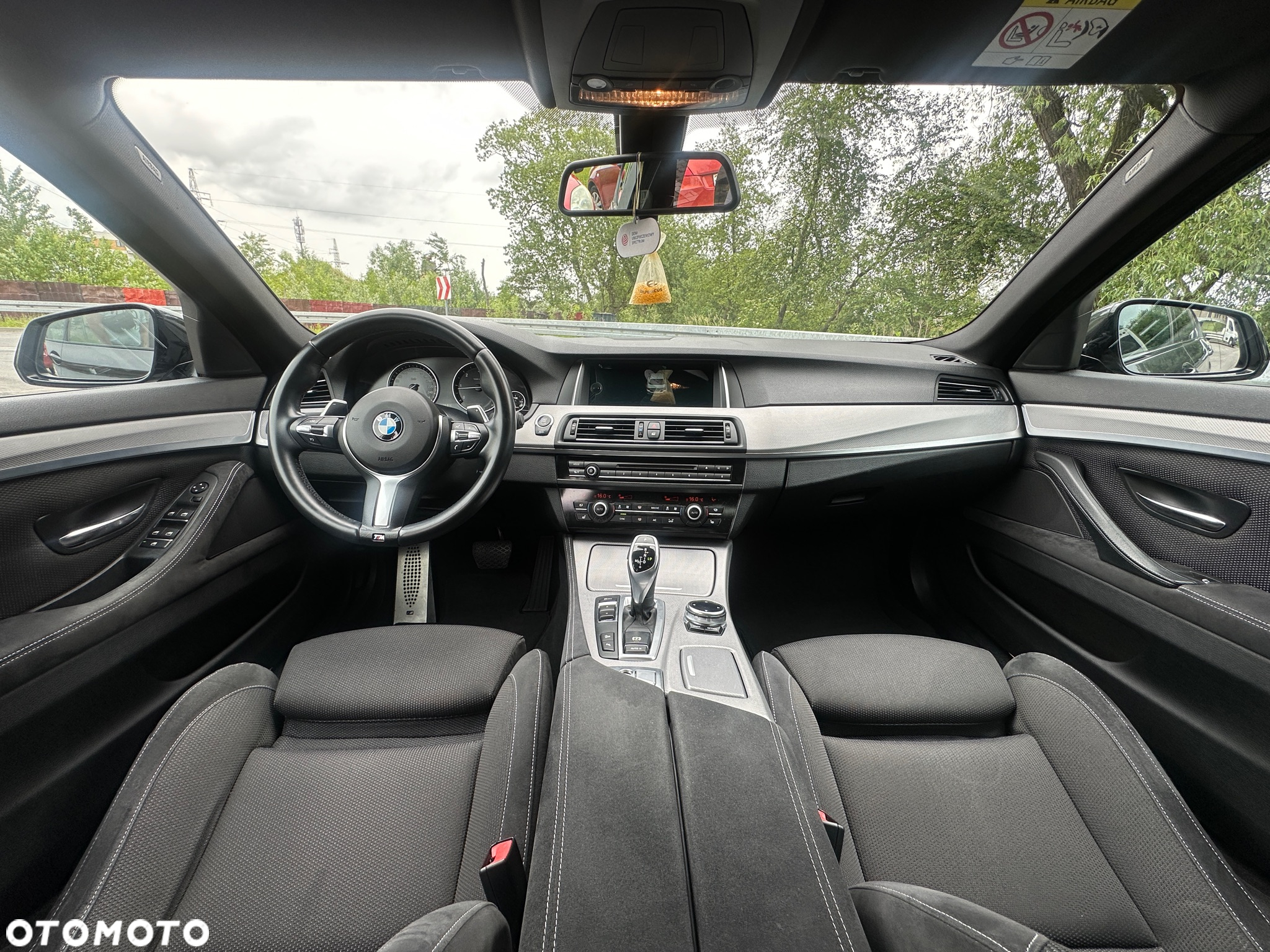 BMW Seria 5 525d xDrive - 13