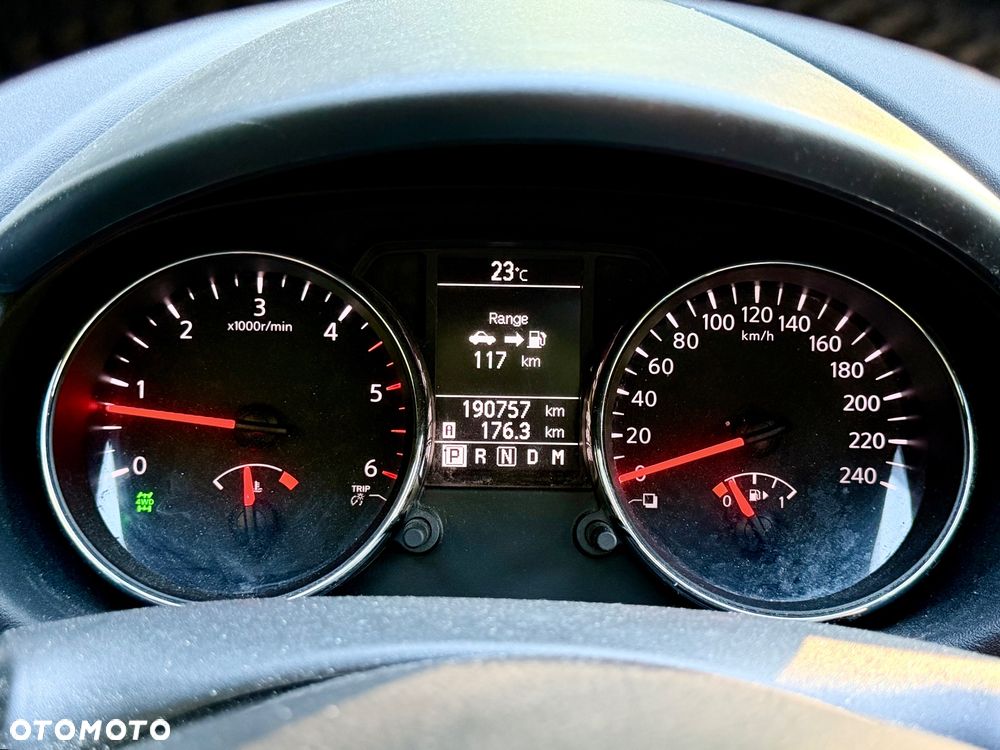 Nissan Qashqai+2 2.0 dCi DPF 4x4 acenta - 27