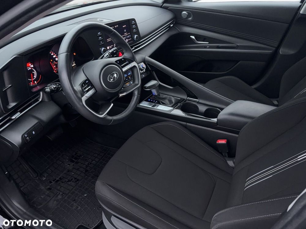 Hyundai Elantra 1.6 Smart CVT - 10