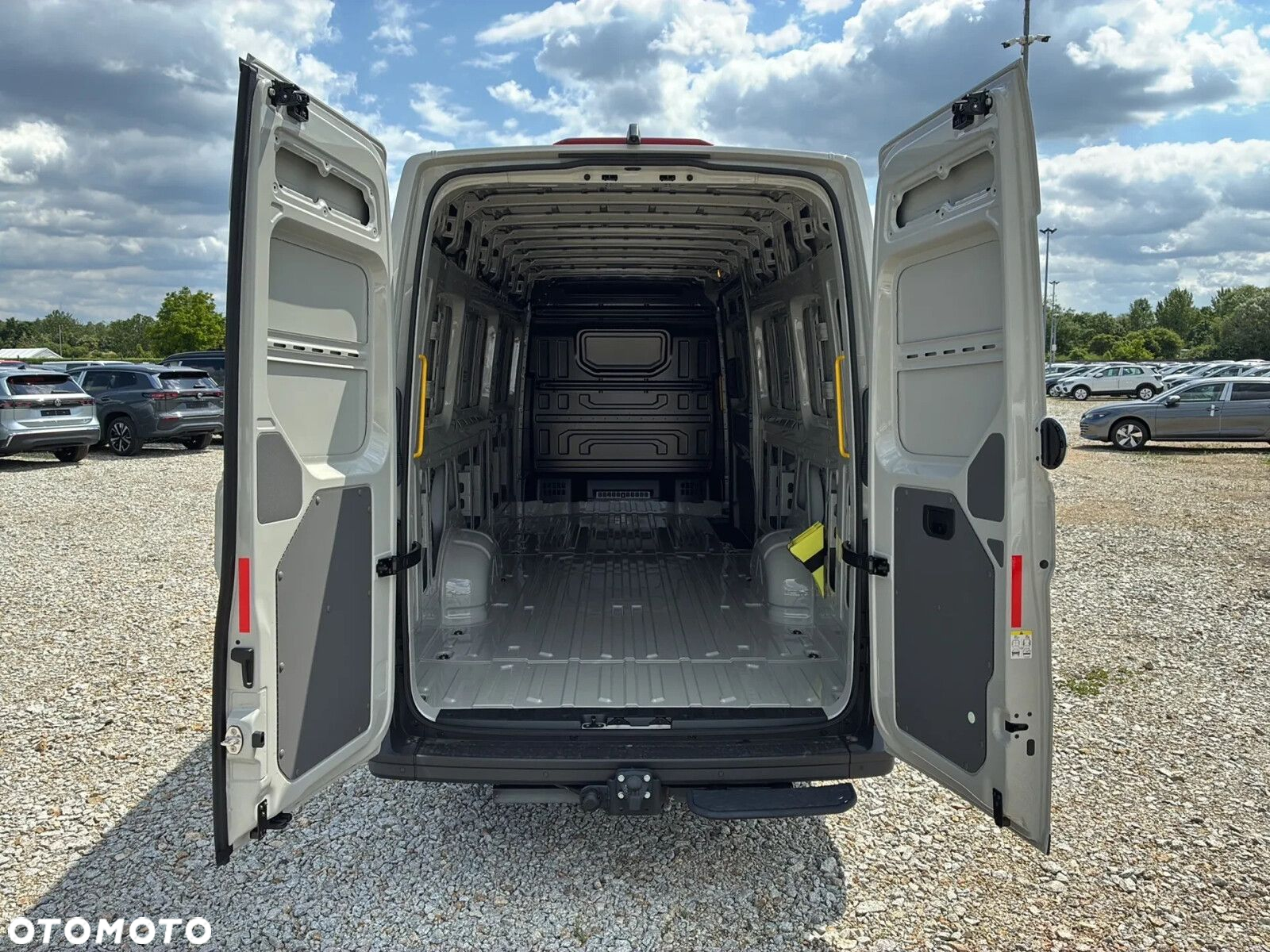 Volkswagen Crafter 35 Furgon LONG/L5H3, 2.0BiTDI 177KM, 4490mm, Wysoki dach, r.o. 4490 - 10