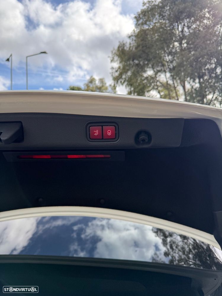 Mercedes-Benz E 200 d AMG Line - 14