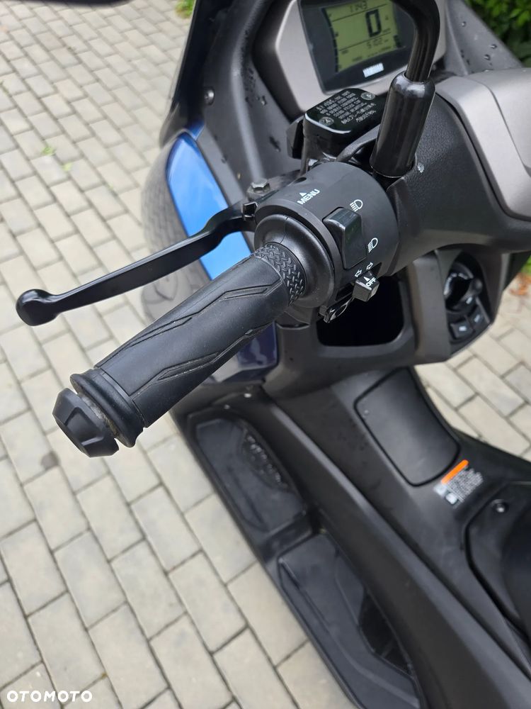 Yamaha NMAX - 7