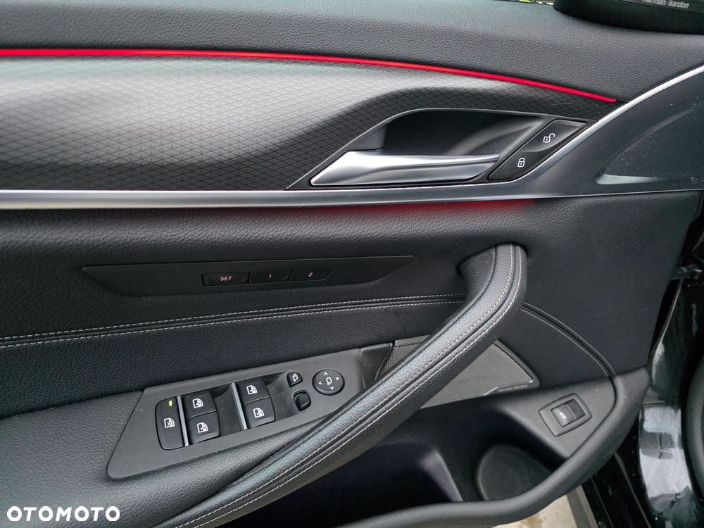 BMW Seria 5 520d M Sport sport - 8