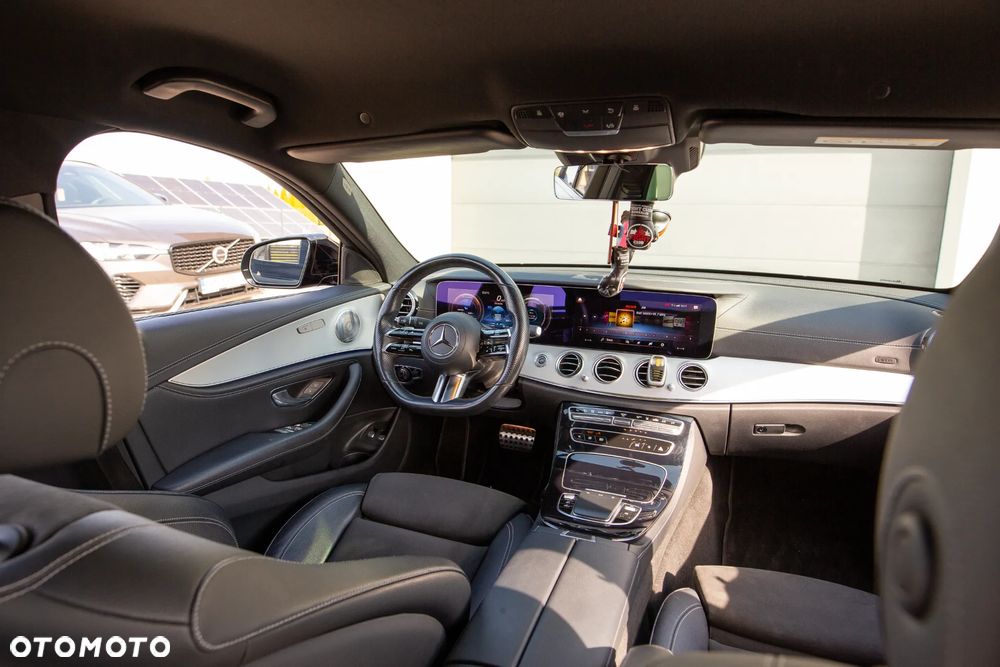 Mercedes-Benz Klasa E 300 4Matic 9G-TRONIC AMG Line - 16