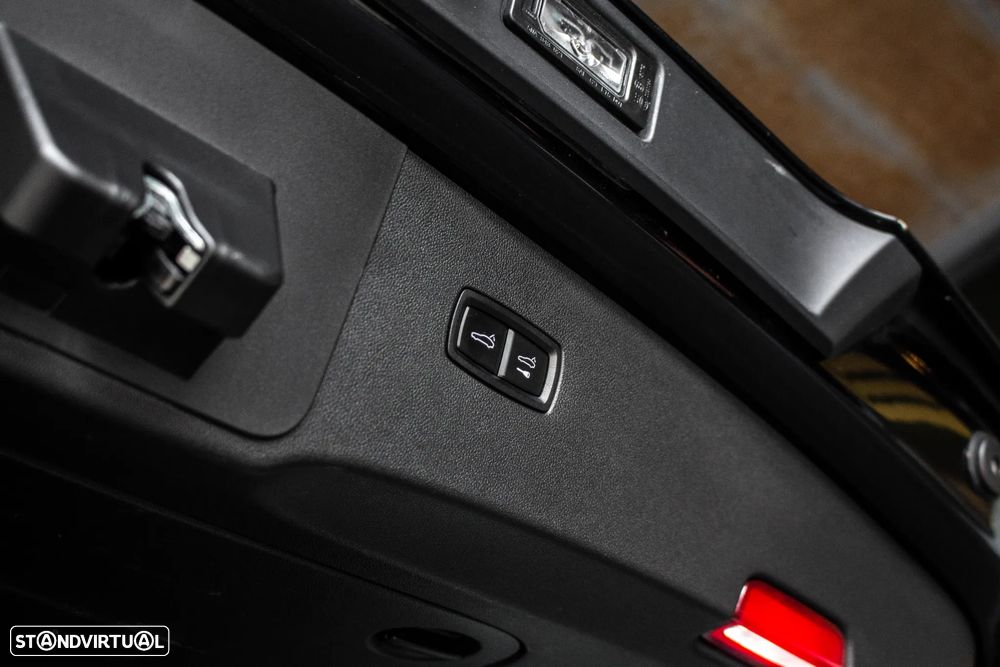 Porsche Cayenne Coupé E-Hybrid - 33