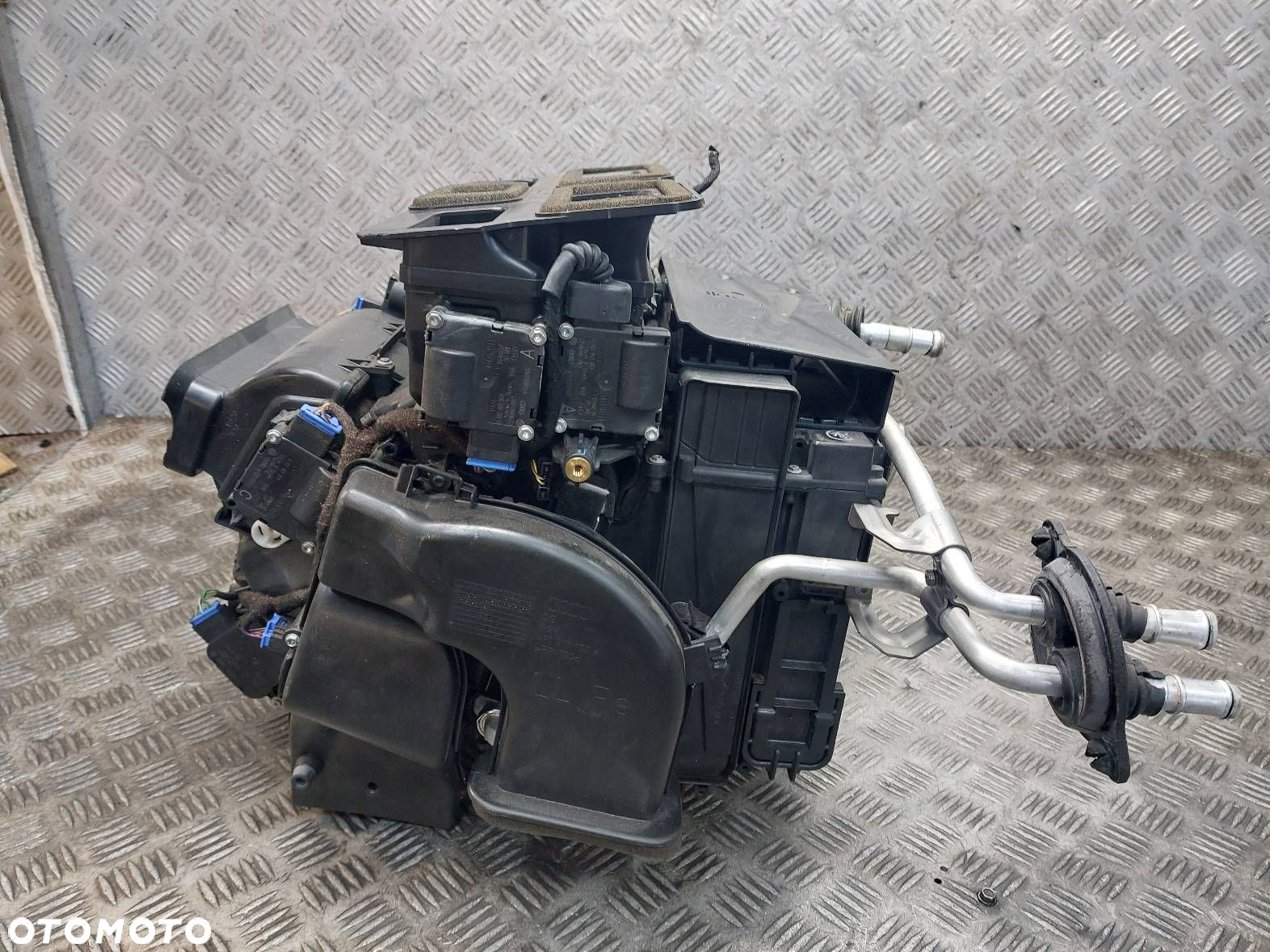 OBUDOWA NAGRZEWNICY AUDI A6 C6 4F1820351J 4F0820511A 4F0820511B - 9