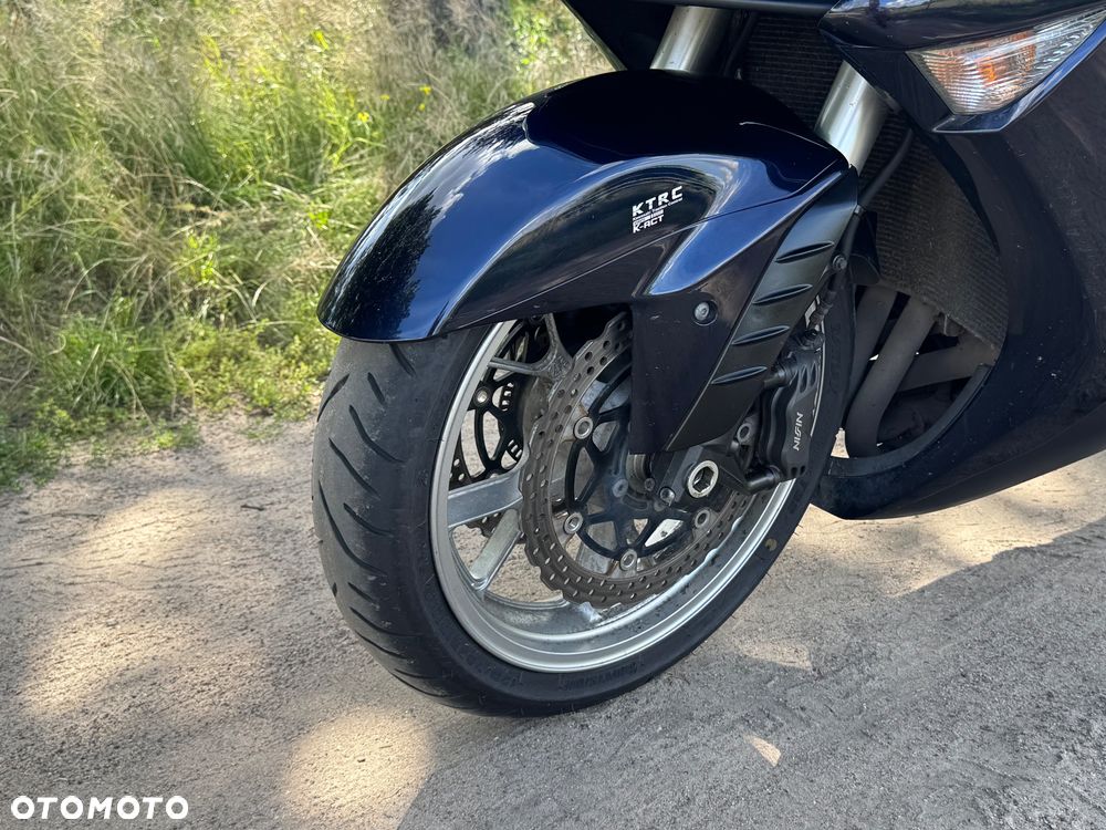 Kawasaki GTR - 18