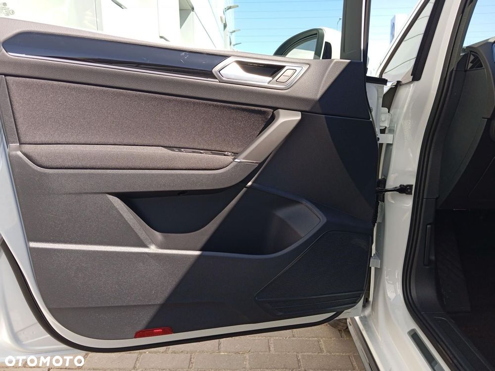 Volkswagen Touran - 20