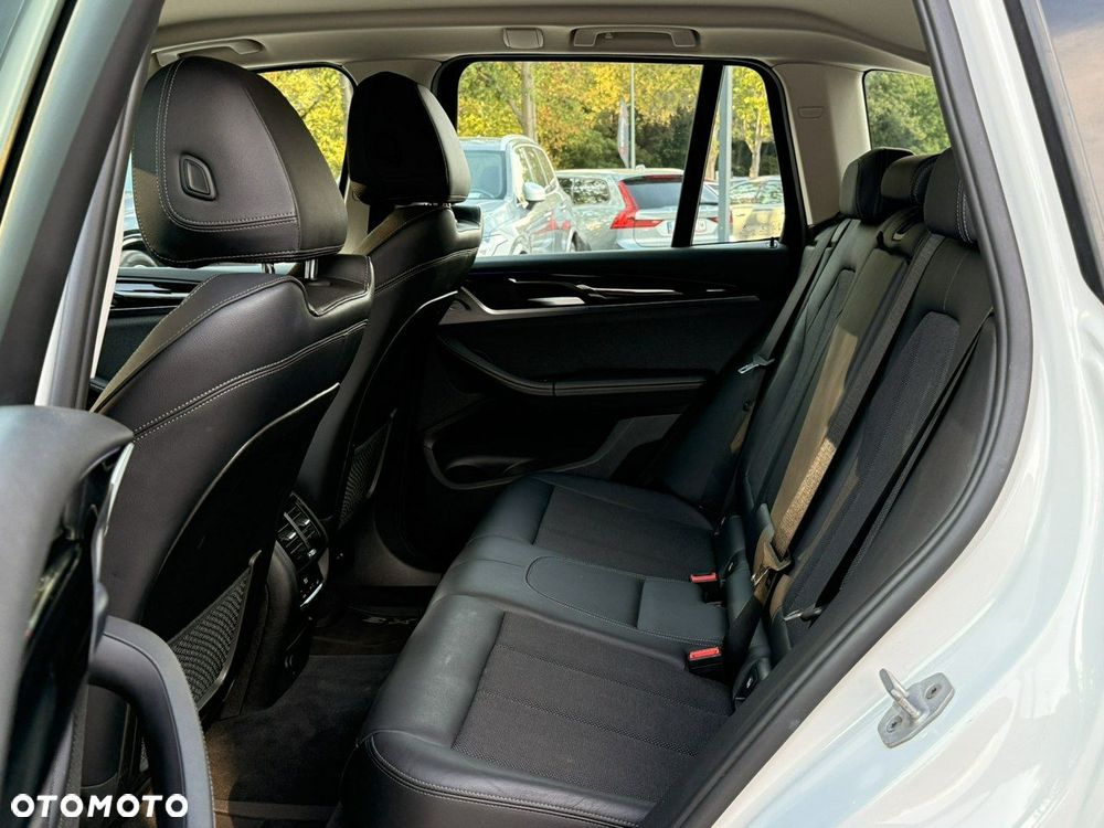 BMW X3 xDrive20d xLine - 17