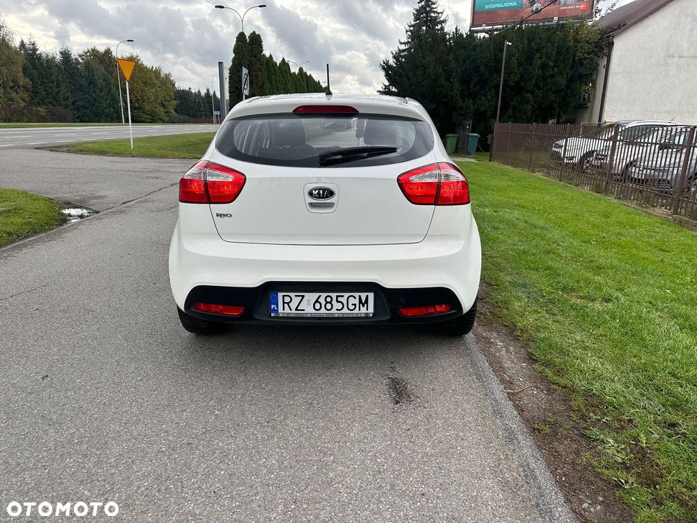 Kia Rio - 5