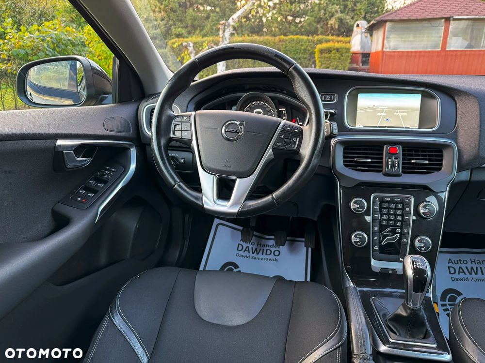 Volvo V40 D2 Drive-E Momentum - 24
