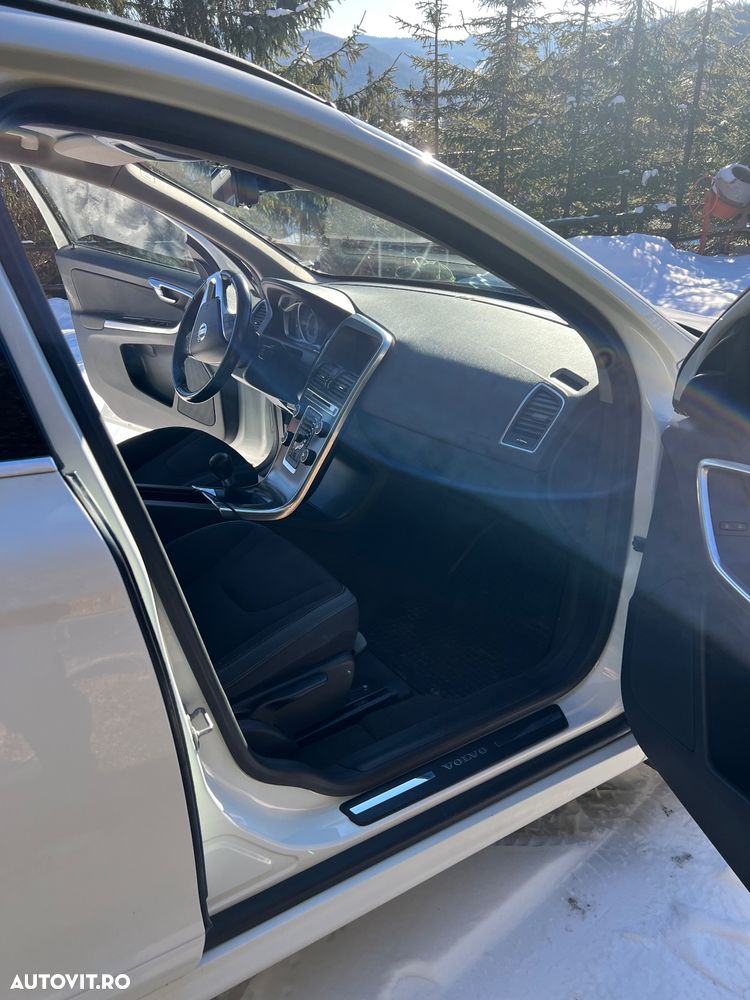 Volvo XC 60 D4 Start-Stop Kinetic - 4