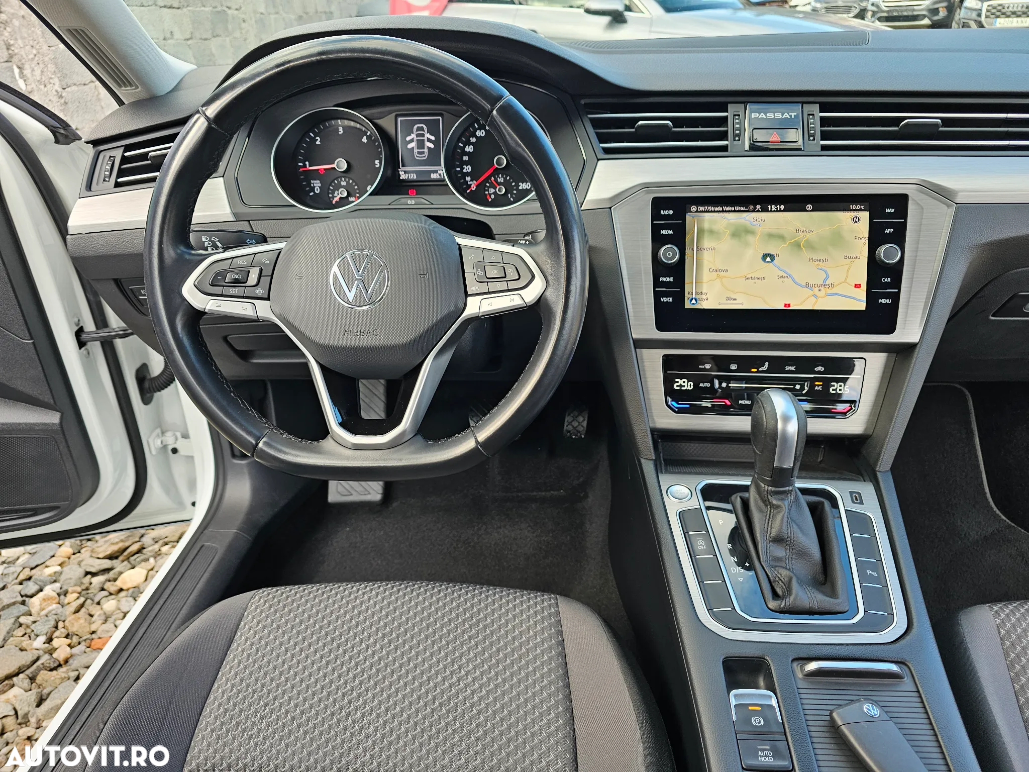 Volkswagen Passat 2.0 TDI SCR DSG - 33