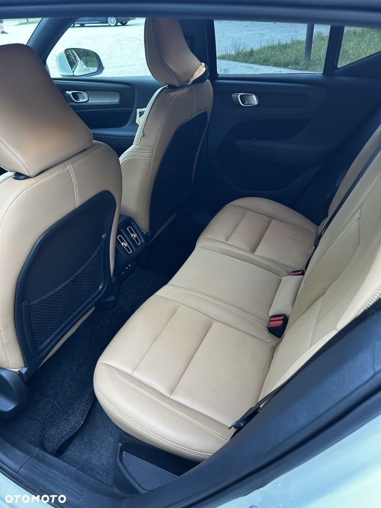 Volvo XC 40 B4 B AWD R-Design - 12