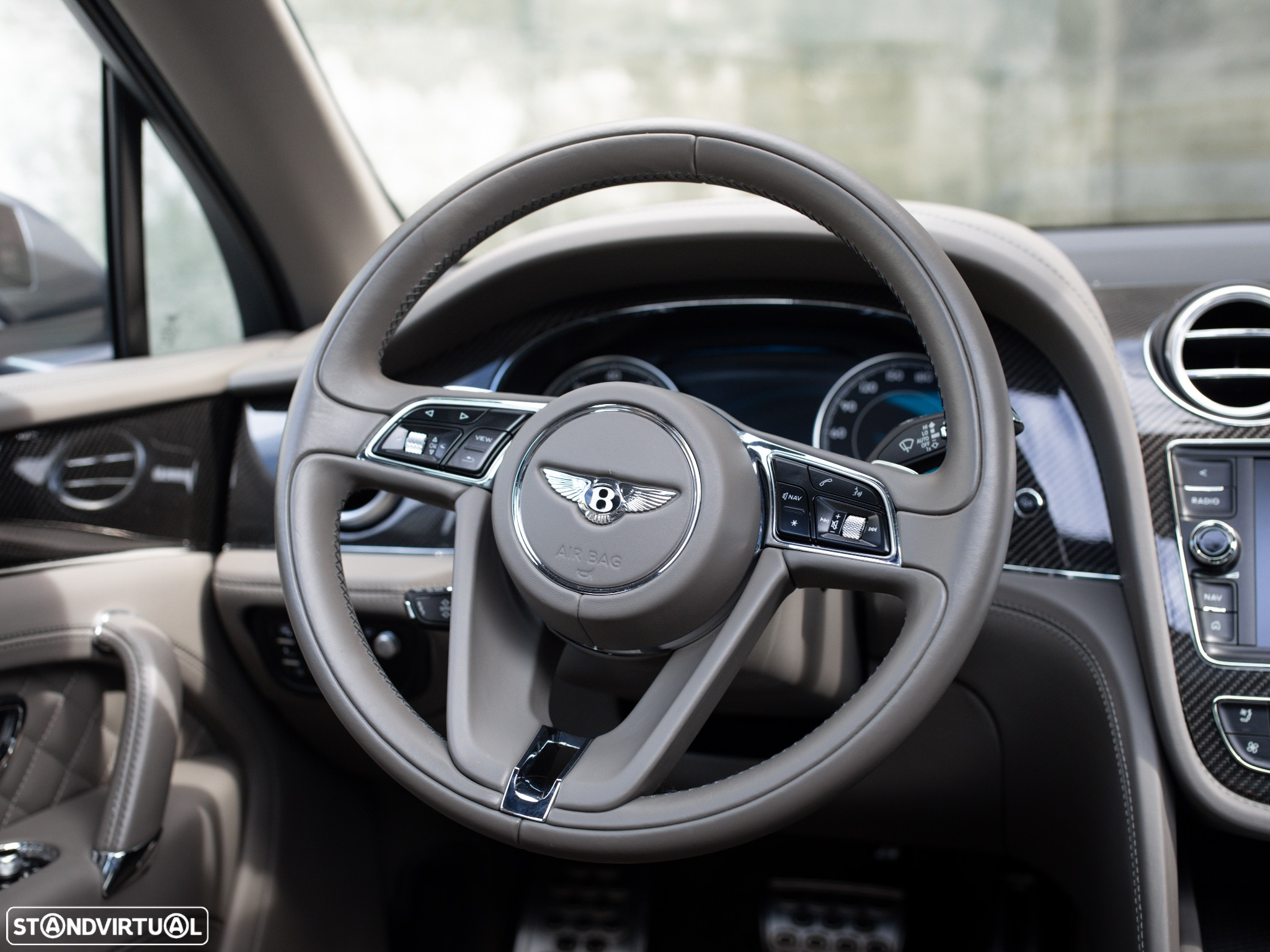 Bentley Bentayga V8 - 37
