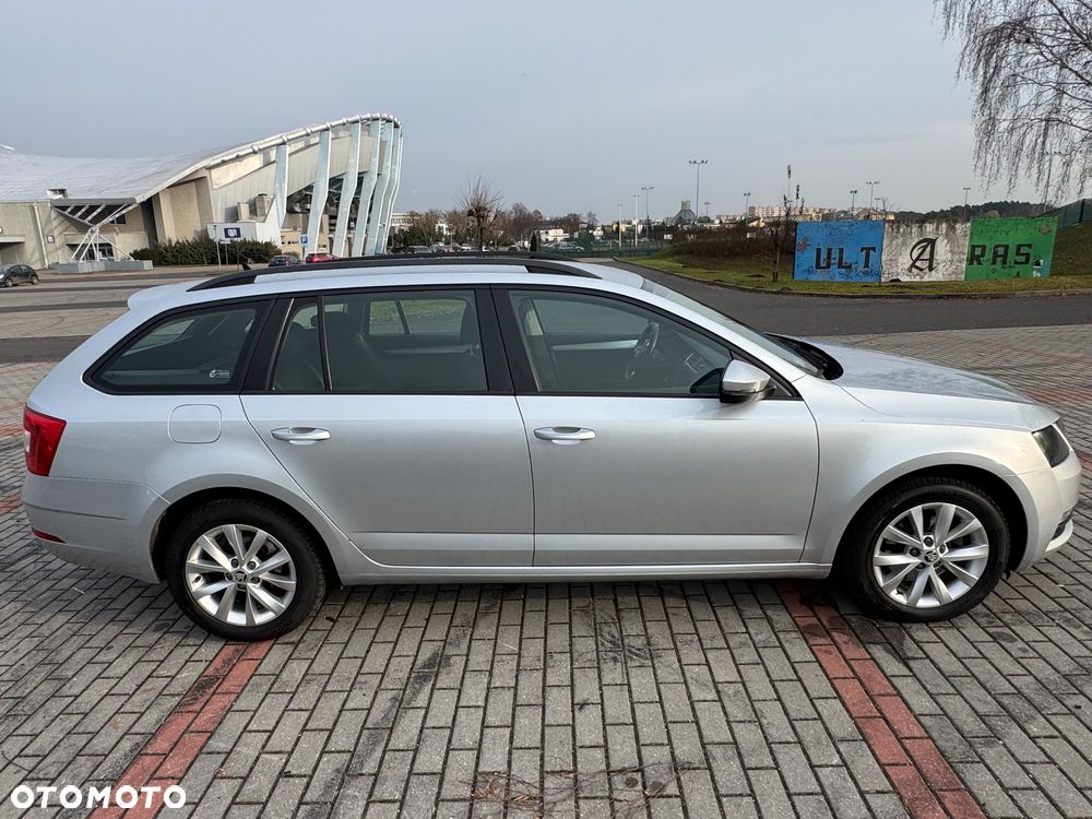 Skoda Octavia 2.0 TDI SCR Ambition - 4