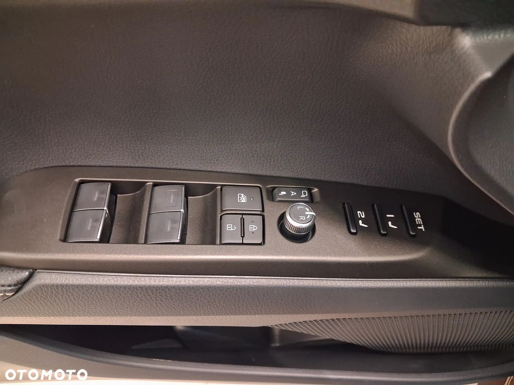 Toyota Camry 2.5 Hybrid Executive CVT - 20