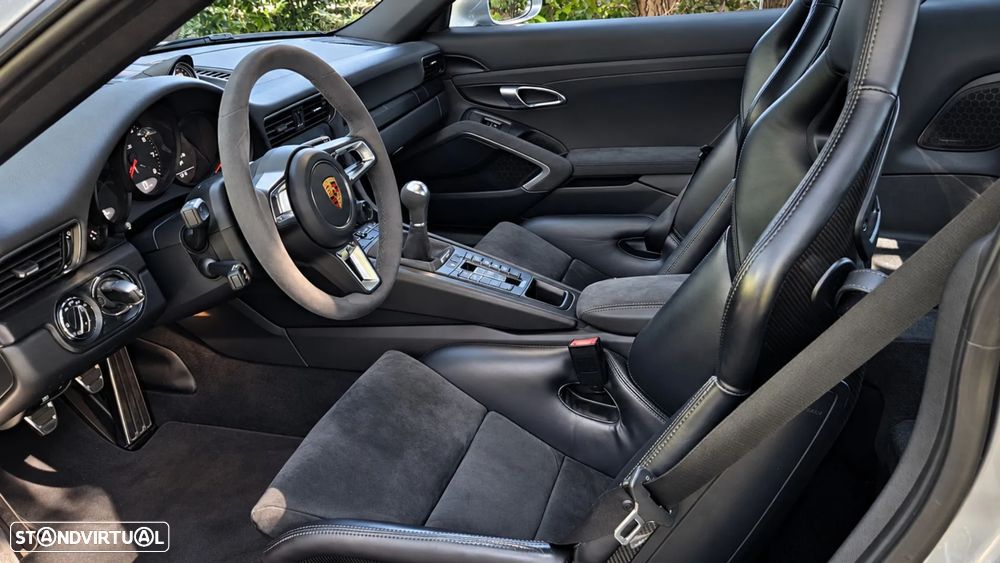 Porsche 911 (991) Carrera GTS - 3