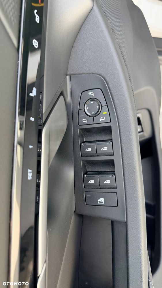 BMW Seria 5 520d xDrive - 22