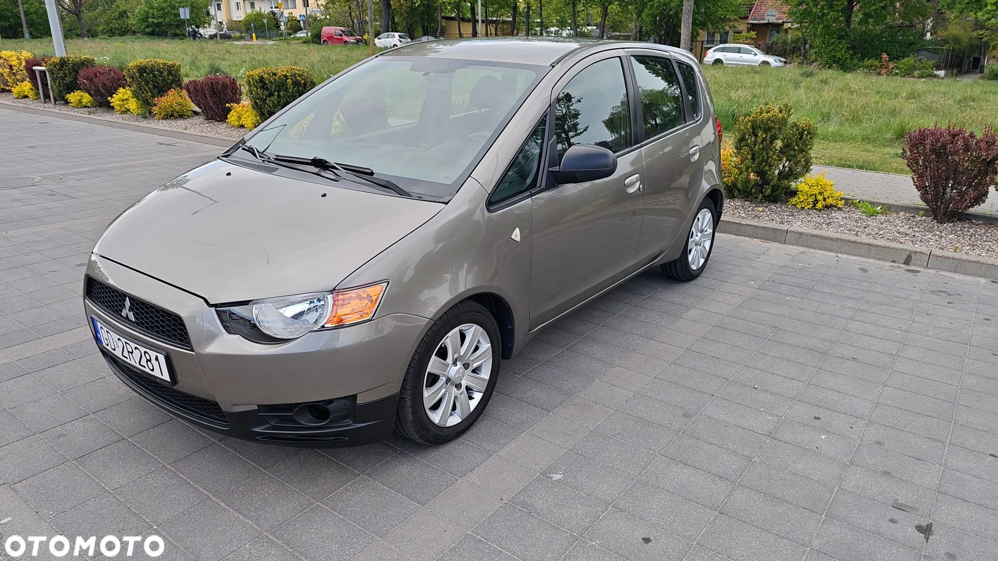 Mitsubishi Colt - 1