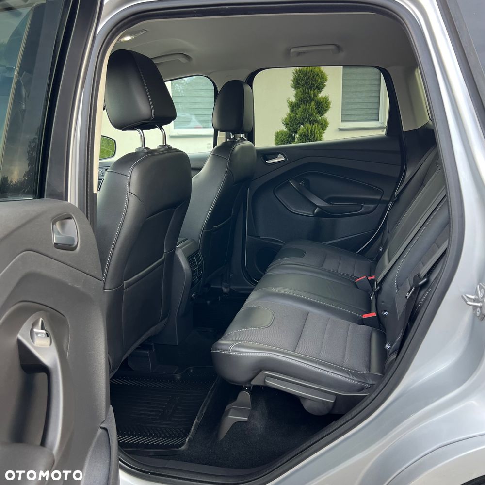 Ford Kuga 1.5 EcoBoost 2x4 Titanium - 24
