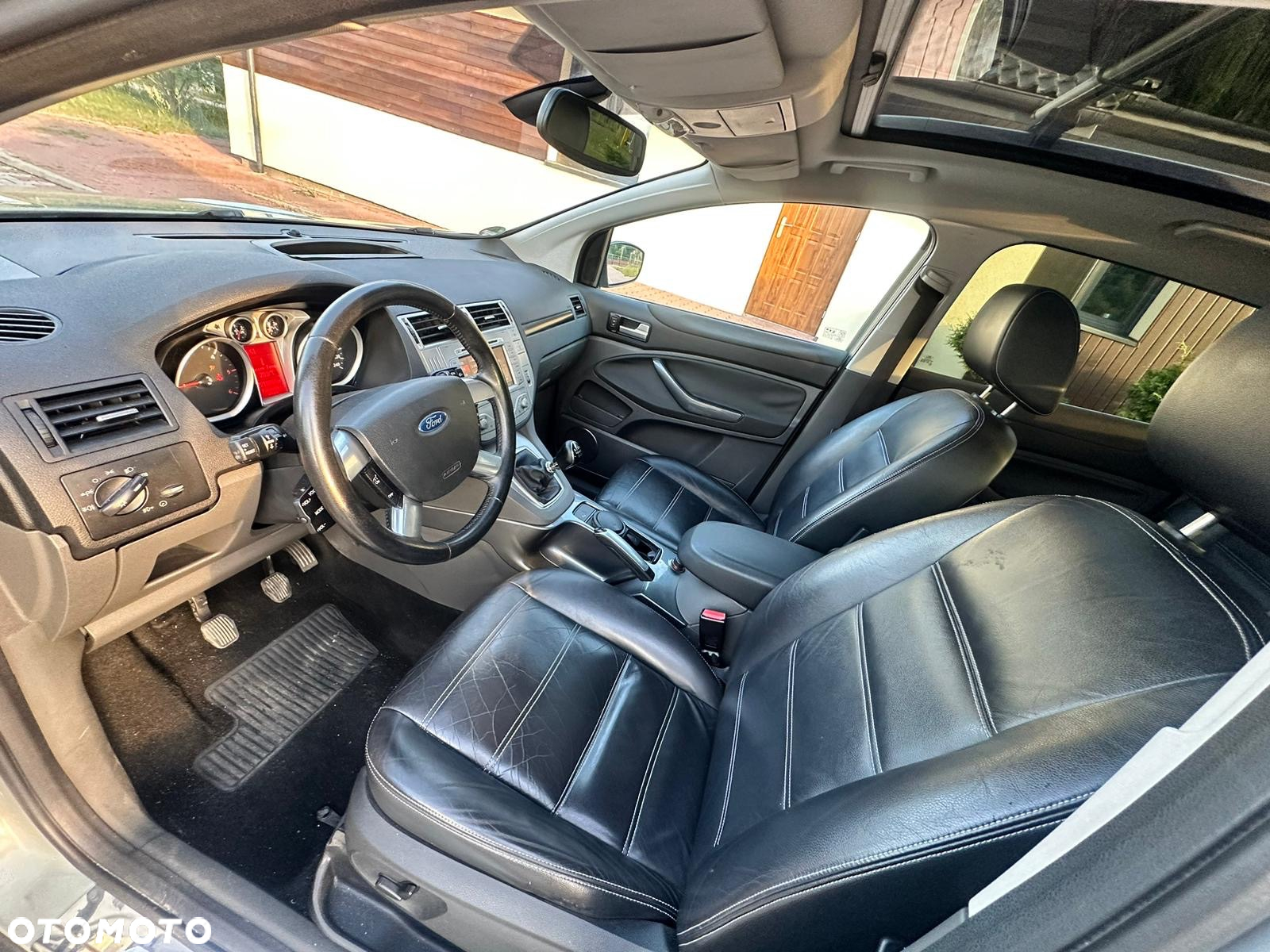 Ford Kuga - 9