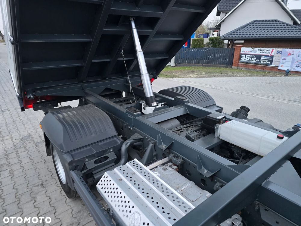 Mercedes-Benz Atego/Wywrotka/Manual/Blokada mostu - 21