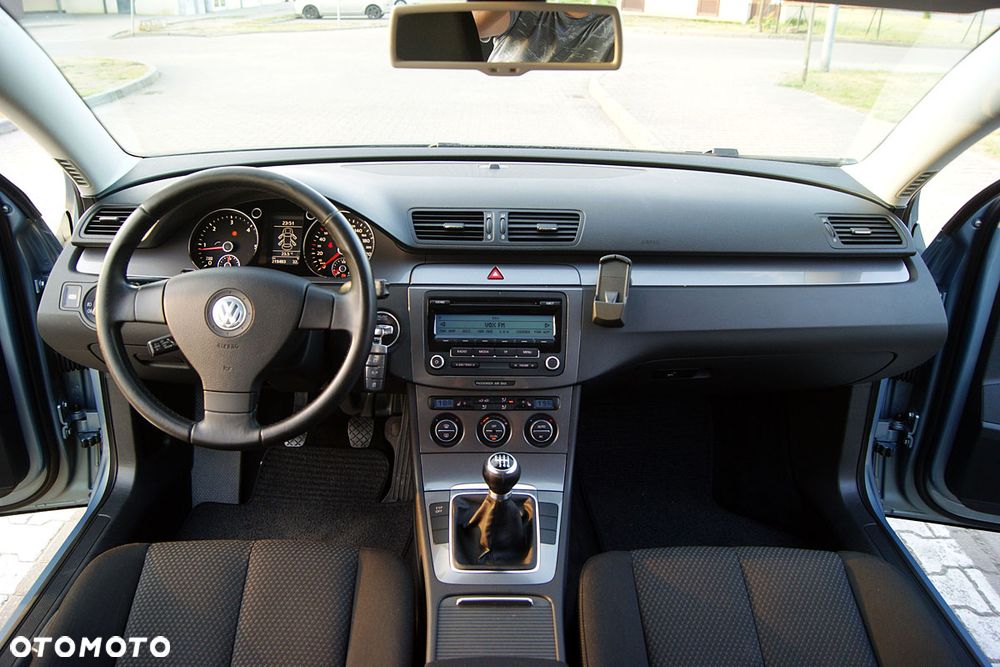 Volkswagen Passat 2.0 TDI DPF BlueMotion Technology Comfortline - 6