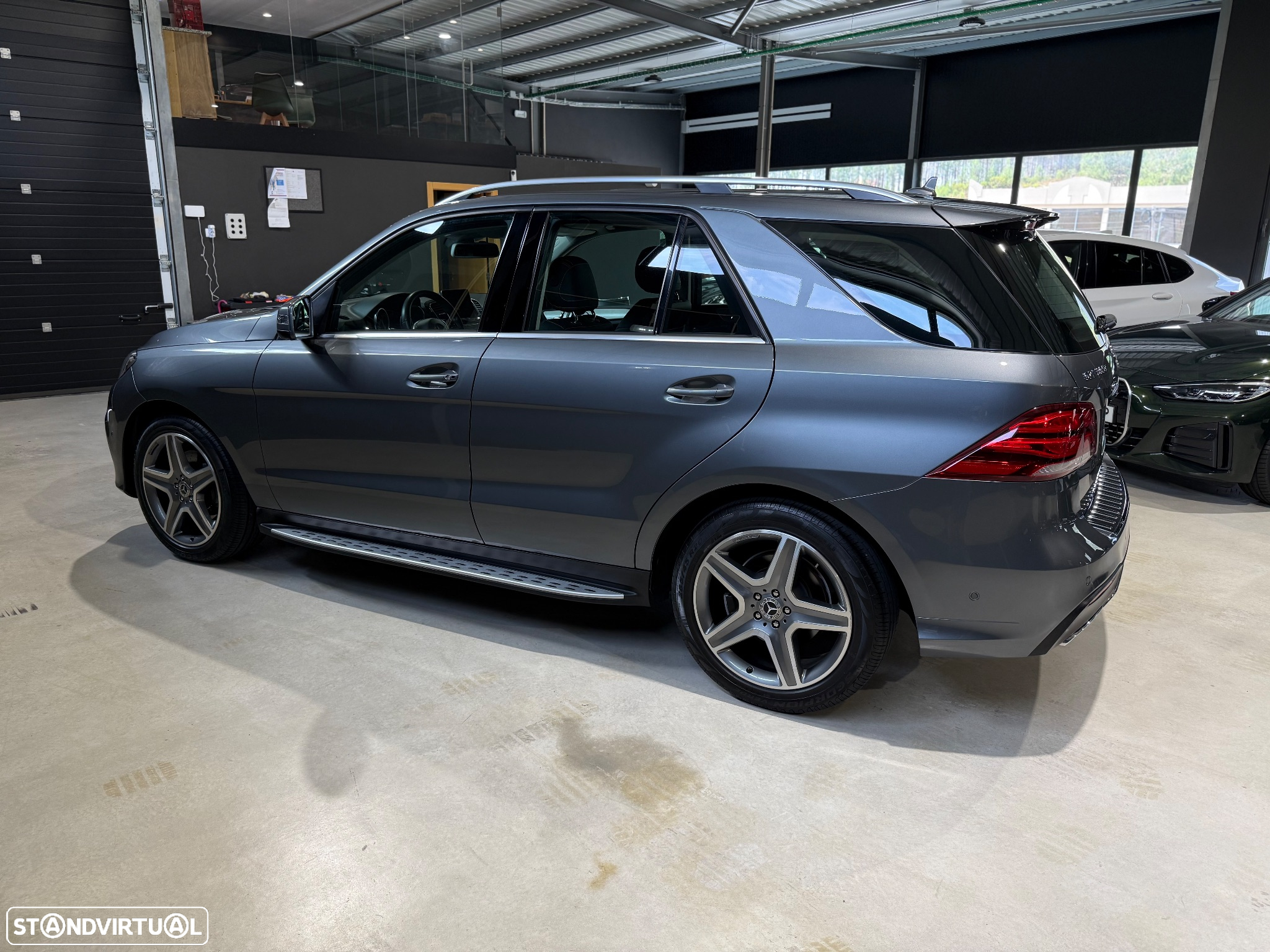 Mercedes-Benz GLE 350 d 4Matic 9G-TRONIC AMG Line - 8
