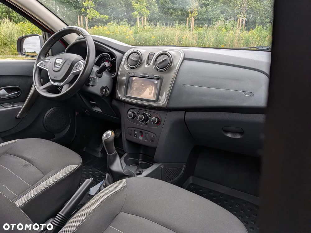 Dacia Sandero 0.9 TCe Laureate S&S EU6 - 17