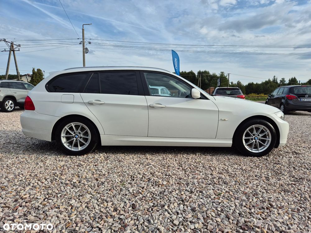 BMW Seria 3 318d DPF - 12