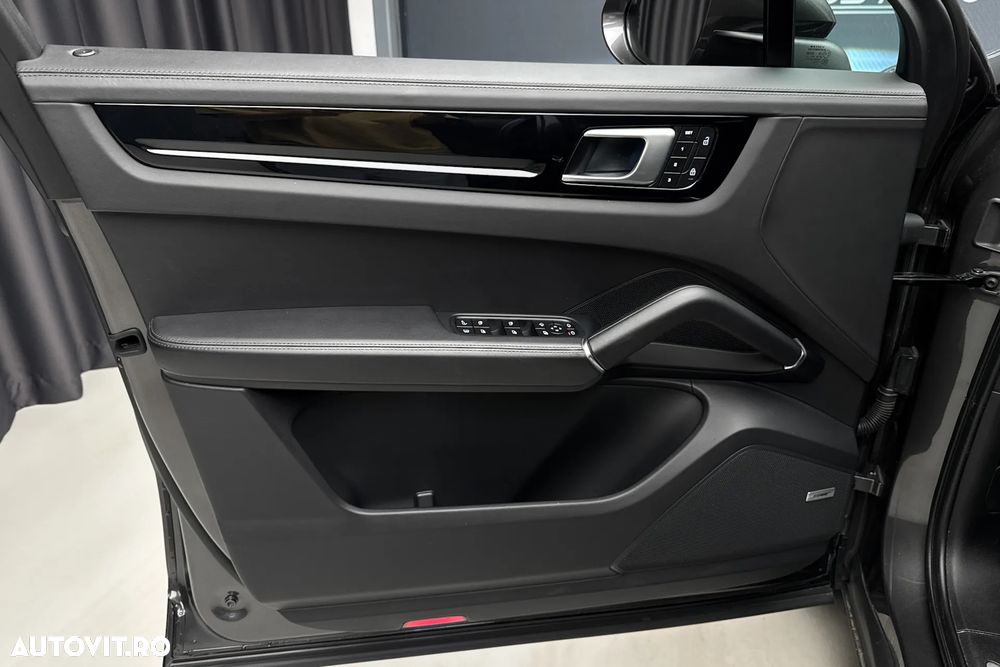 Porsche Cayenne Coupe E-Hybrid Tiptronic S Platinum Edition - 13