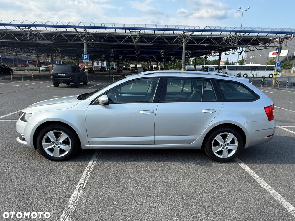 Skoda Octavia 1.6 TDI SCR Ambition - 2