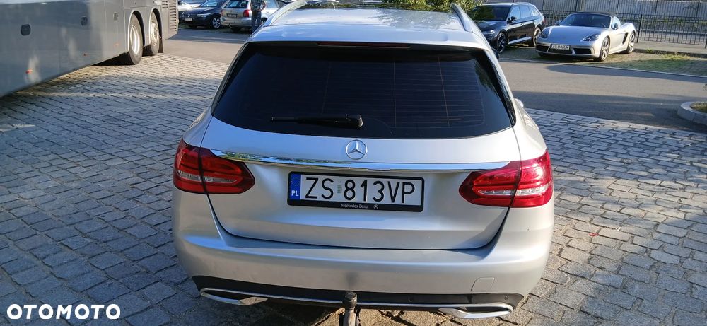 Mercedes-Benz Klasa C 180 7G-TRONIC Exclusive - 4