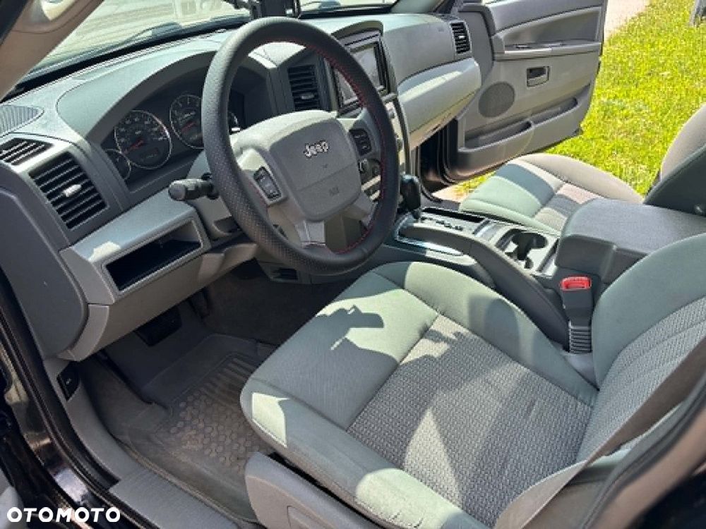 Jeep Grand Cherokee - 10