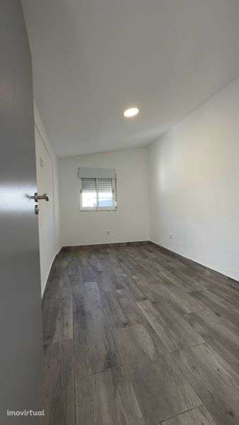 Moradia V1 Areinho Oliveira do Douro - Grande imagem: 3/11