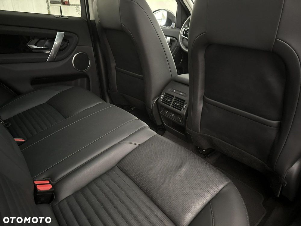 Land Rover Discovery Sport - 24