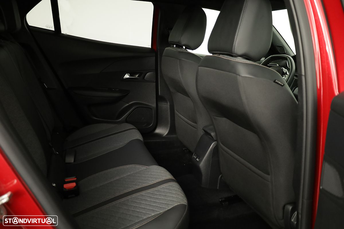 Peugeot 2008 1.2 PureTech Allure - 21