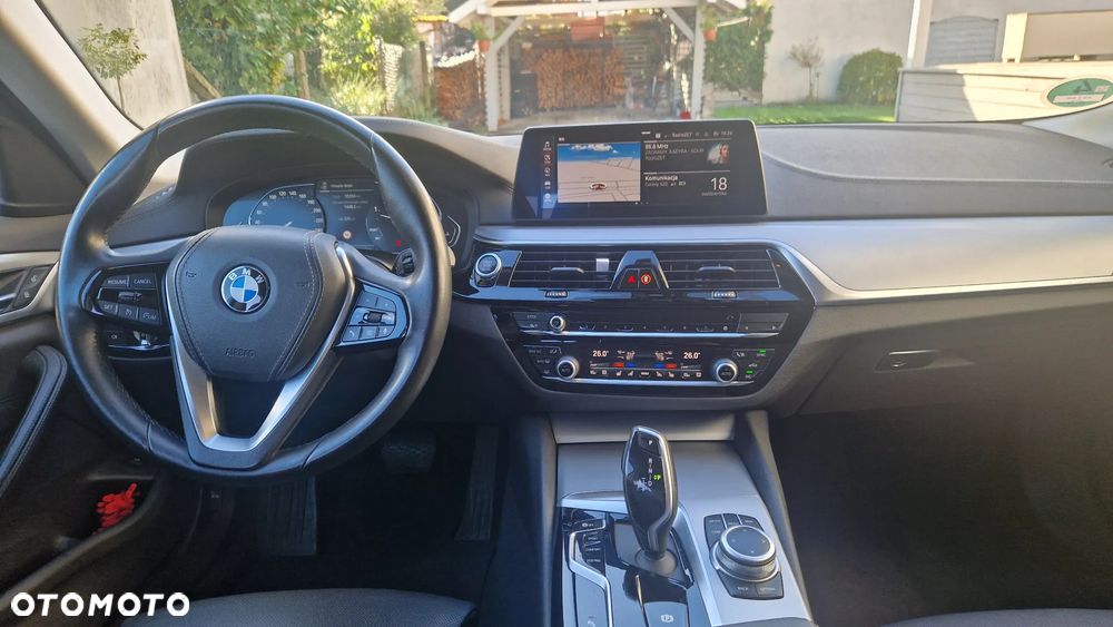 BMW Seria 5 520d Touring Luxury Line - 16