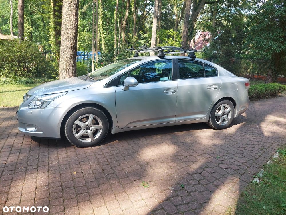 Toyota Avensis - 1