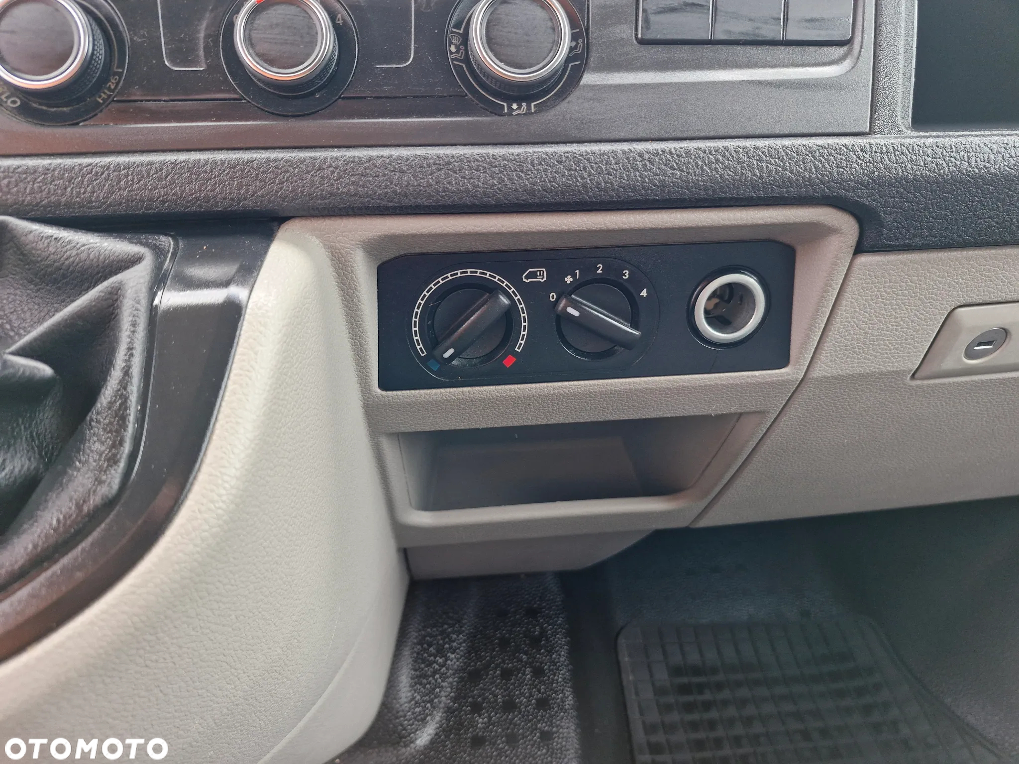 Volkswagen Transporter T6 TDI L2H1 - 23