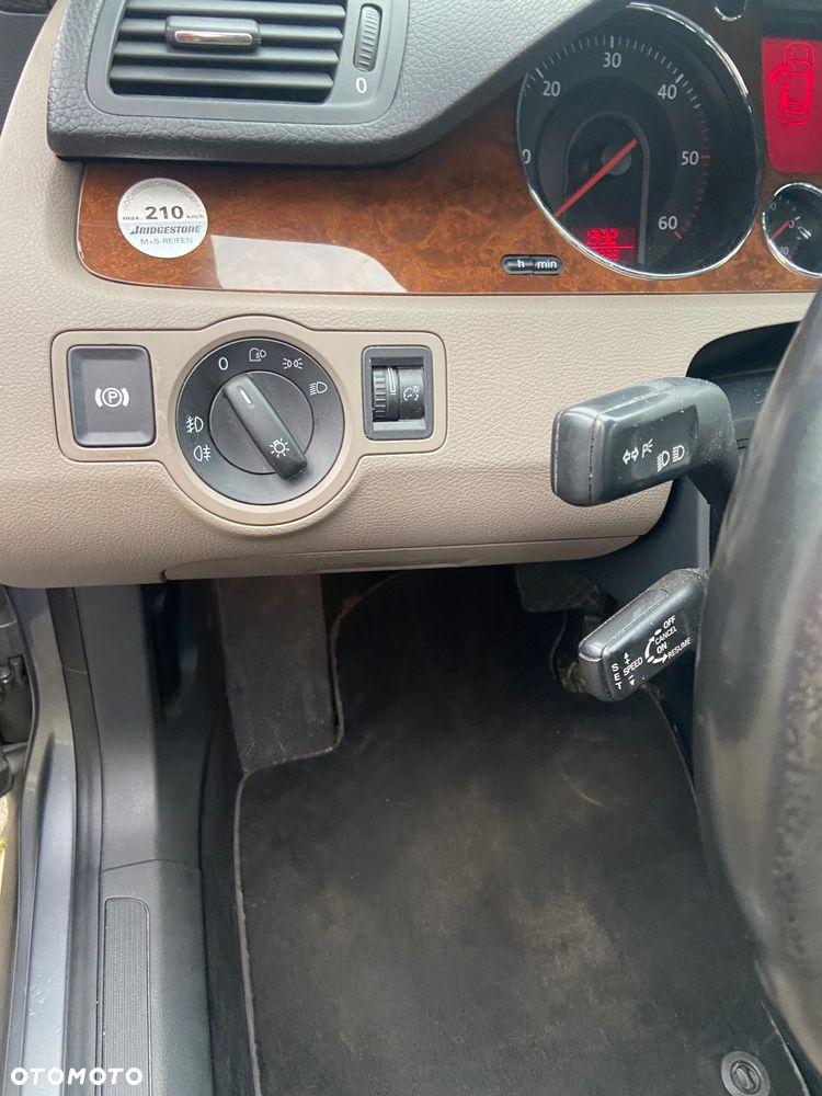 Volkswagen Passat 2.0 TDI DPF DSG Highline - 10