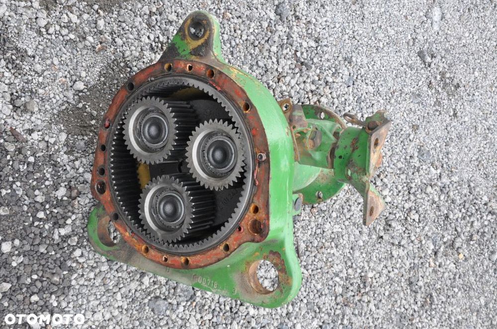 ZWOLNICA POCHWA LEWA JOHN DEERE 6600 - 3