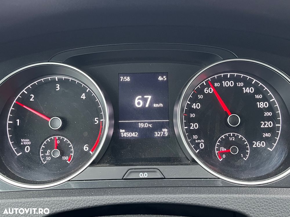 Volkswagen Golf - 8