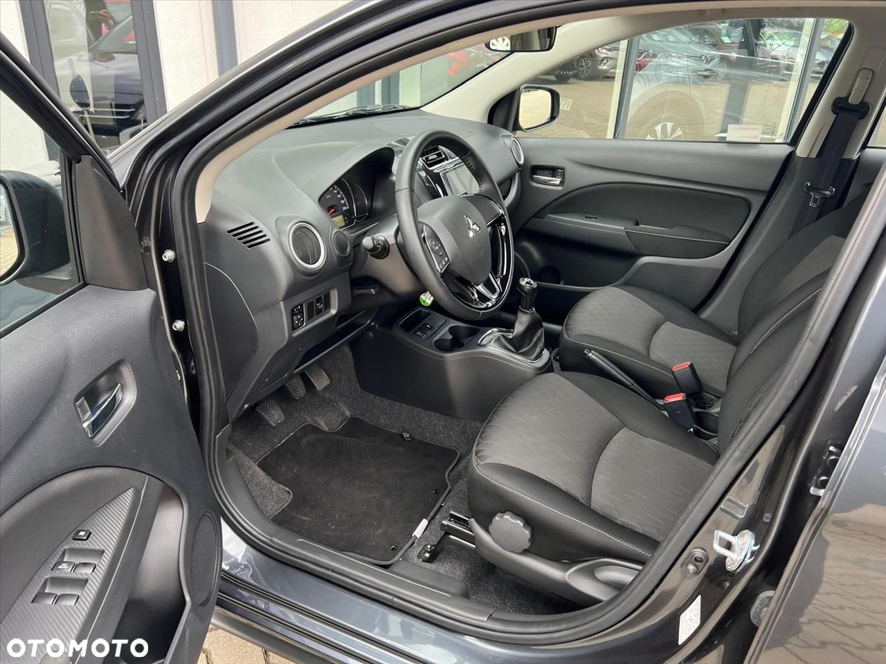 Mitsubishi Space Star 1.2 AS&G Invite - 11
