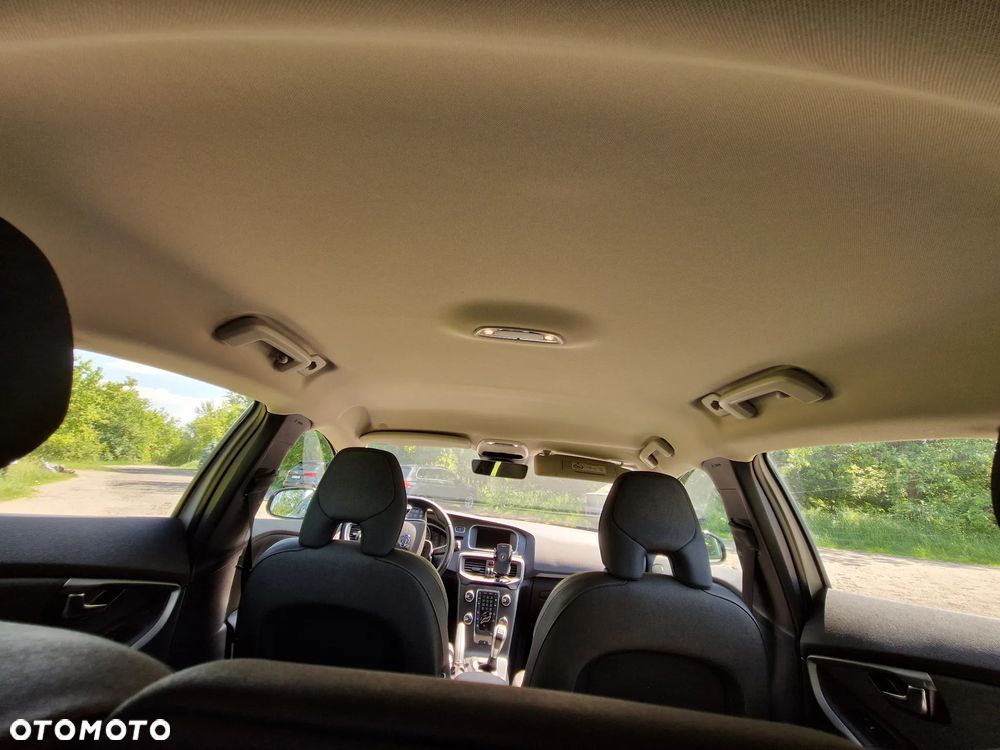 Volvo V40 D2 Drive-E Momentum - 23