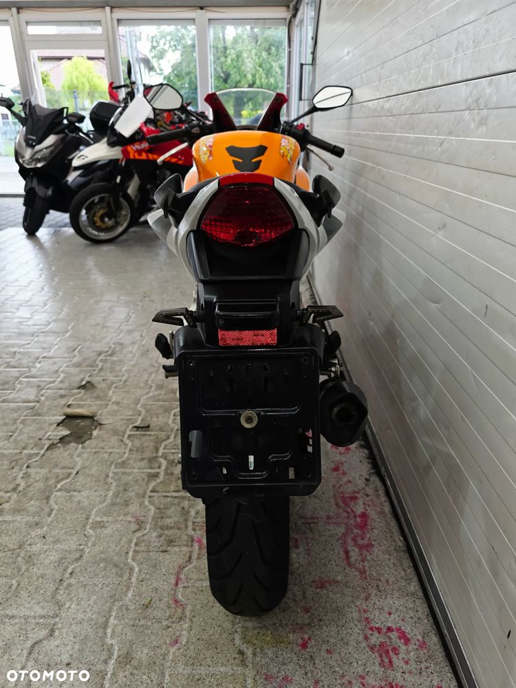 Honda CBR - 11